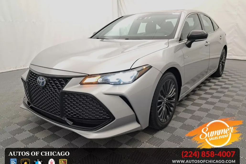 2021 Toyota Avalon Hybrid XSE photo 1