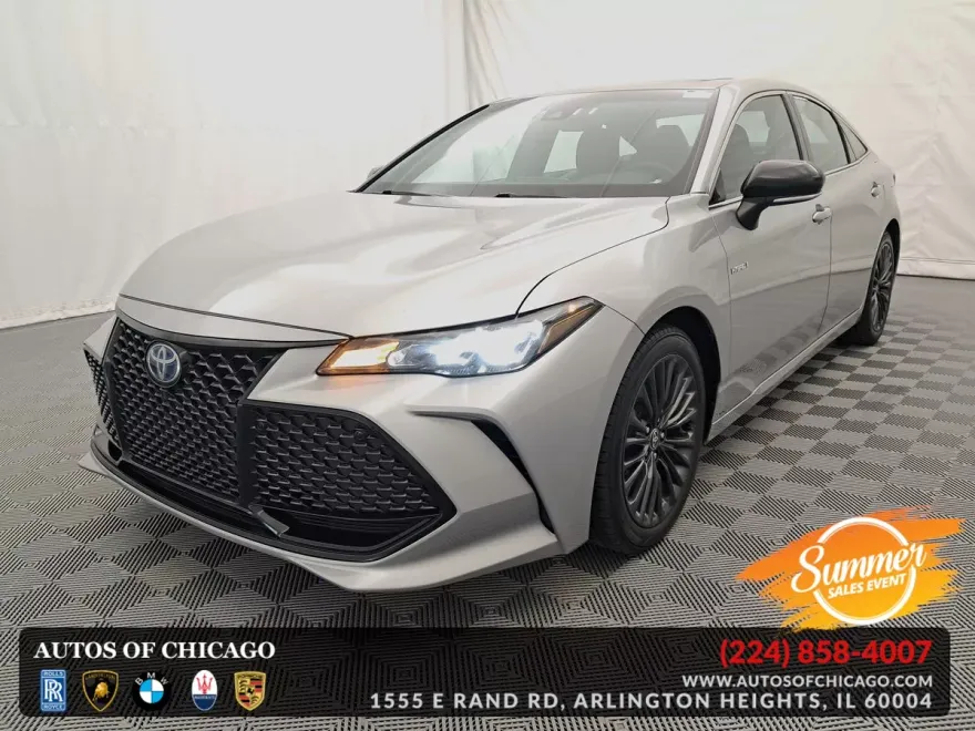 2021 Toyota Avalon Hybrid XSE photo 1