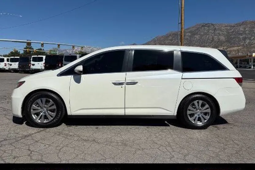 2017 Honda Odyssey EX-L photo 1