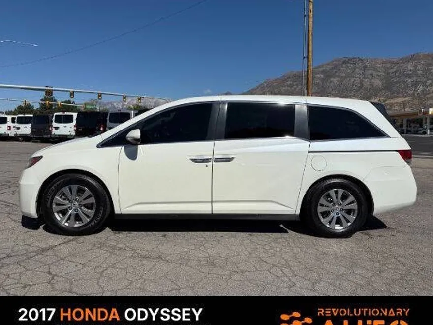 2017 Honda Odyssey EX-L photo 1