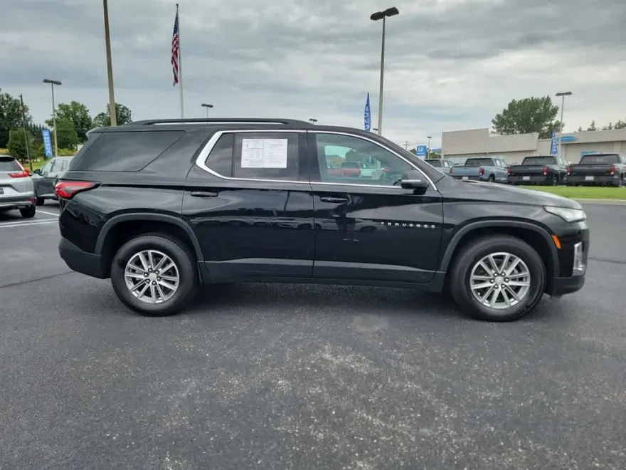 2023 Chevrolet Traverse Cloth photo 1