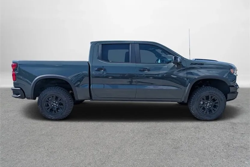 2025 Chevrolet Silverado 1500 ZR2 photo 1