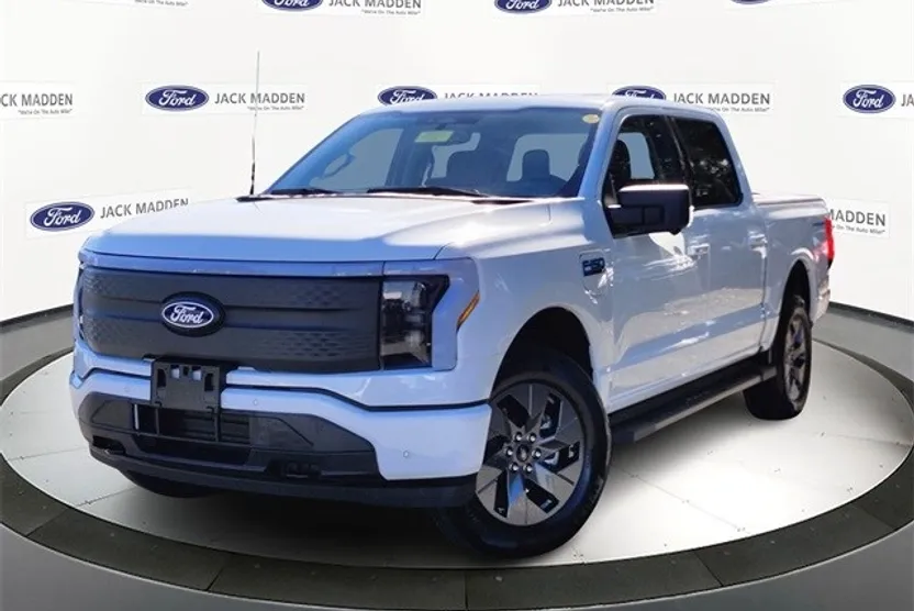 2024 Ford F-150 Lightning photo 1