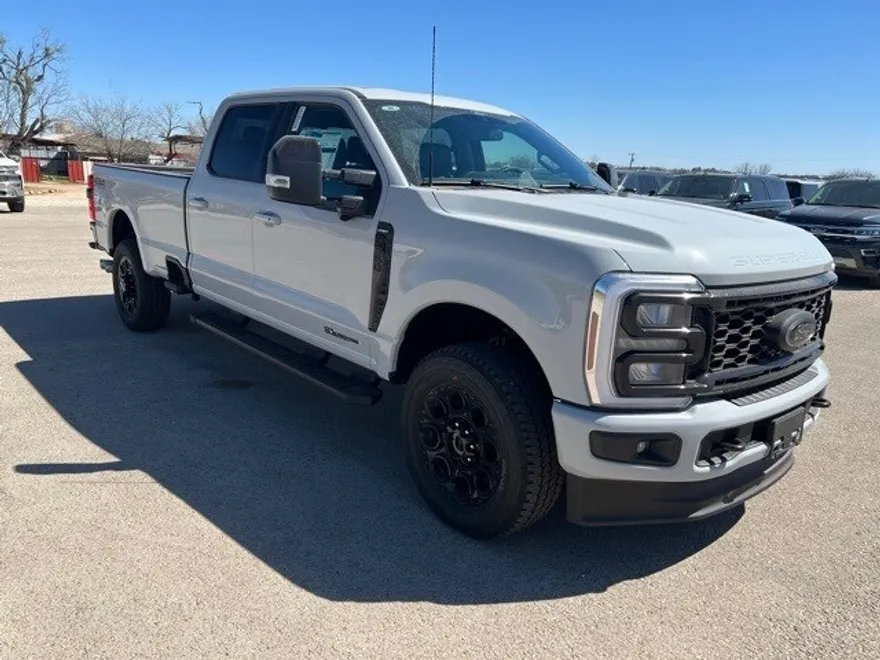 2025 Ford F-350 Lariat photo 1