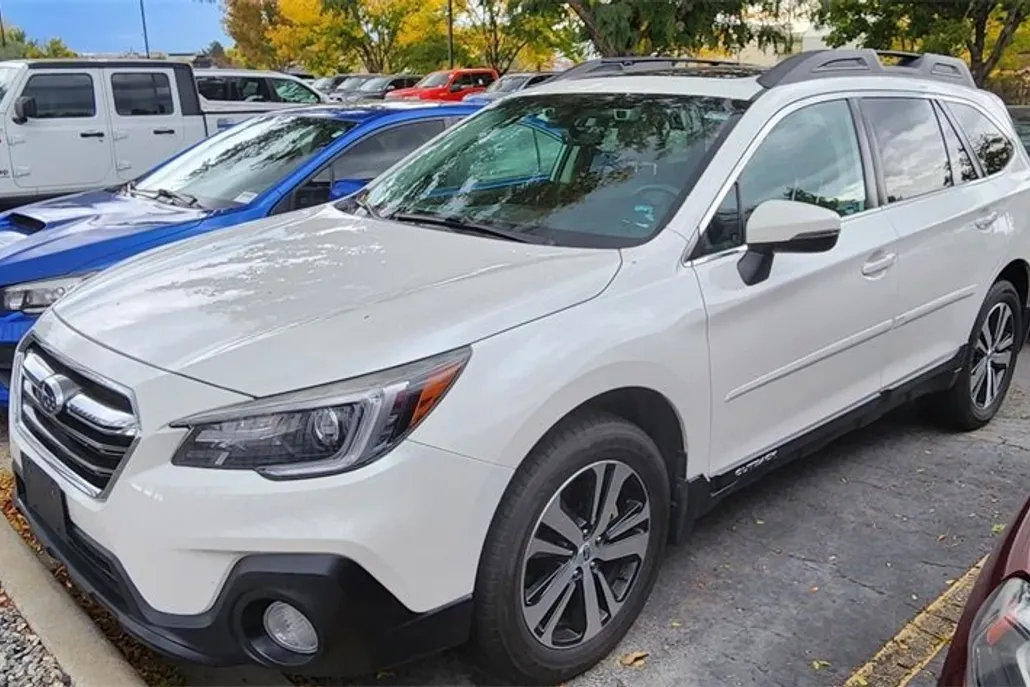 2018 Subaru Outback 3.6R Limited photo 1