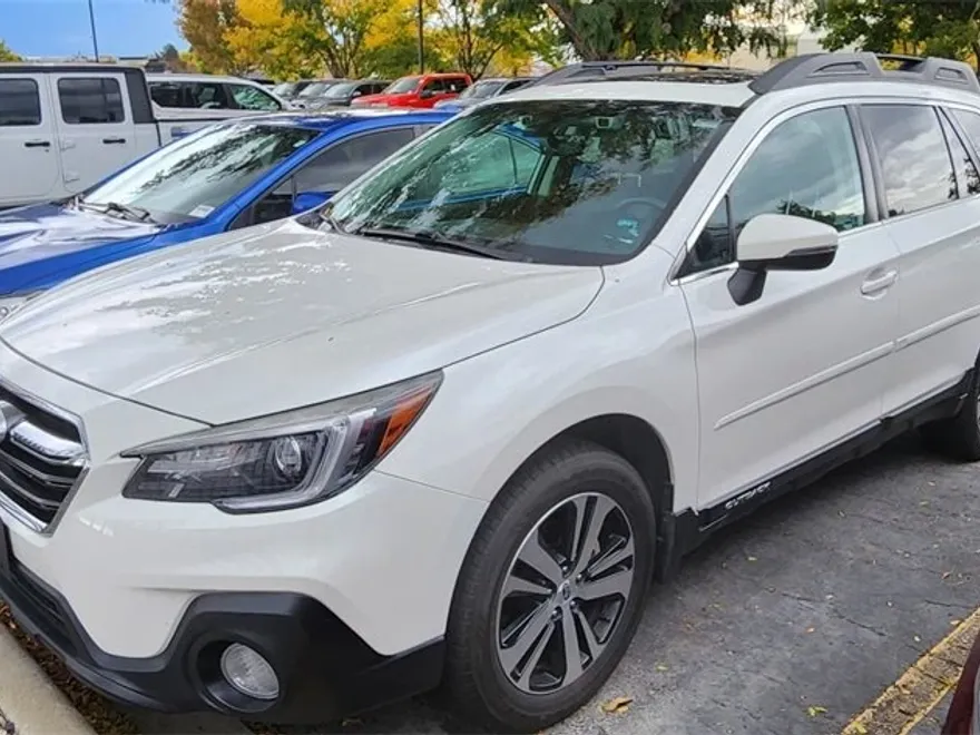 2018 Subaru Outback 3.6R Limited photo 1