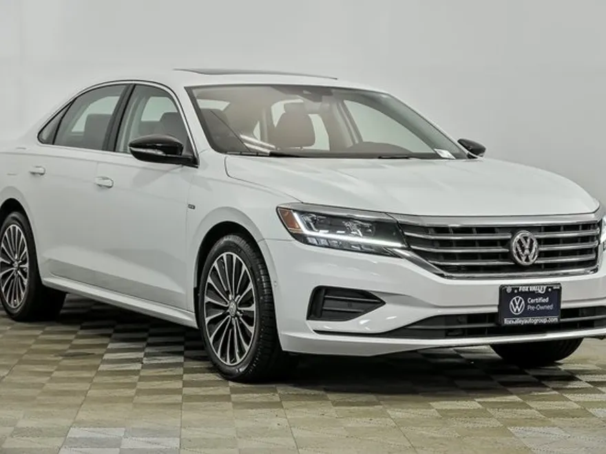 2022 Volkswagen Passat 2.0T Limited photo 1