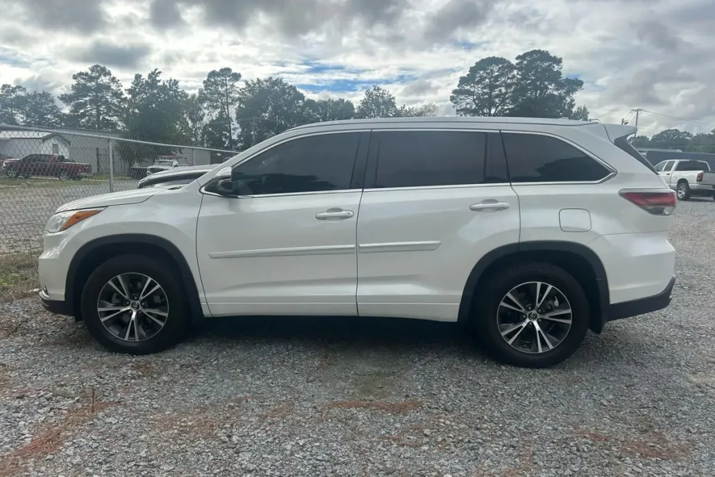 2016 Toyota Highlander XLE Sport photo 1