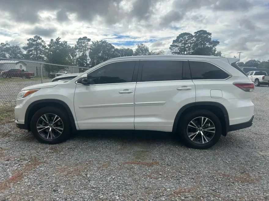 2016 Toyota Highlander XLE Sport photo 1