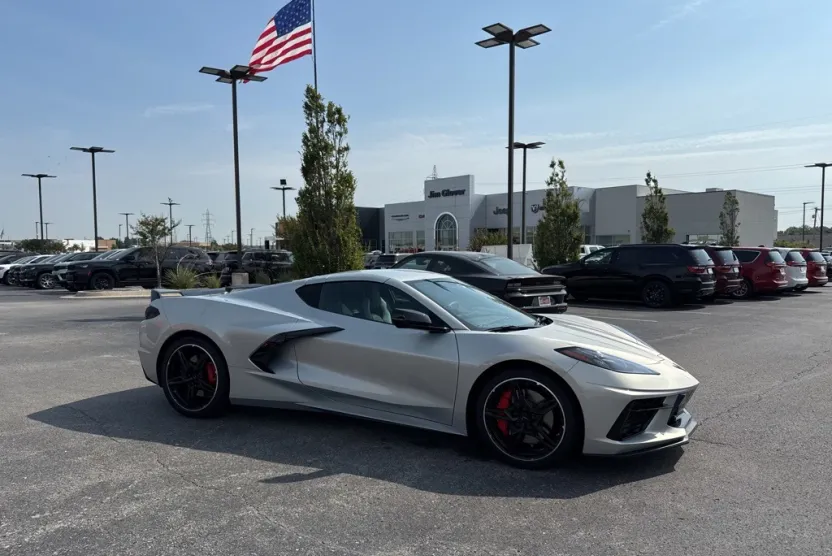 2024 Chevrolet Corvette Stingray 2LT photo 1