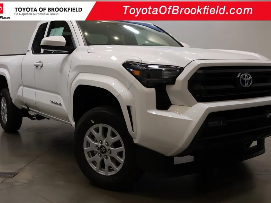 2025 Toyota Tacoma SR5 photo 1