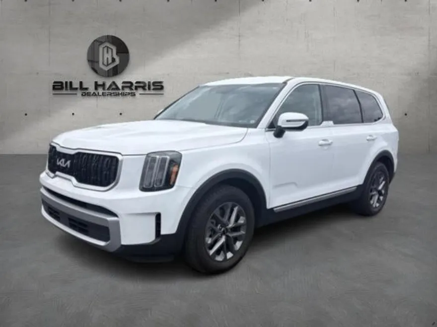 2023 Kia Telluride LX photo 1