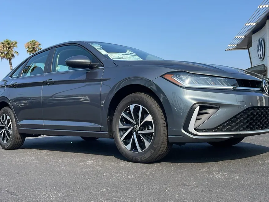2025 Volkswagen Jetta S photo 1