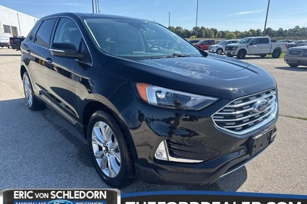 2024 Ford Edge Titanium photo 1