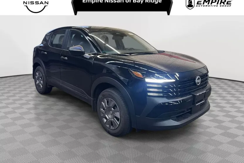 2025 Nissan Kicks S photo 1