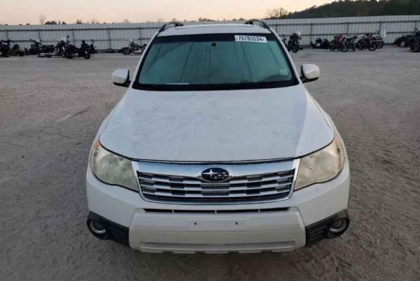 2010 Subaru Forester 2.5X Premium photo 1