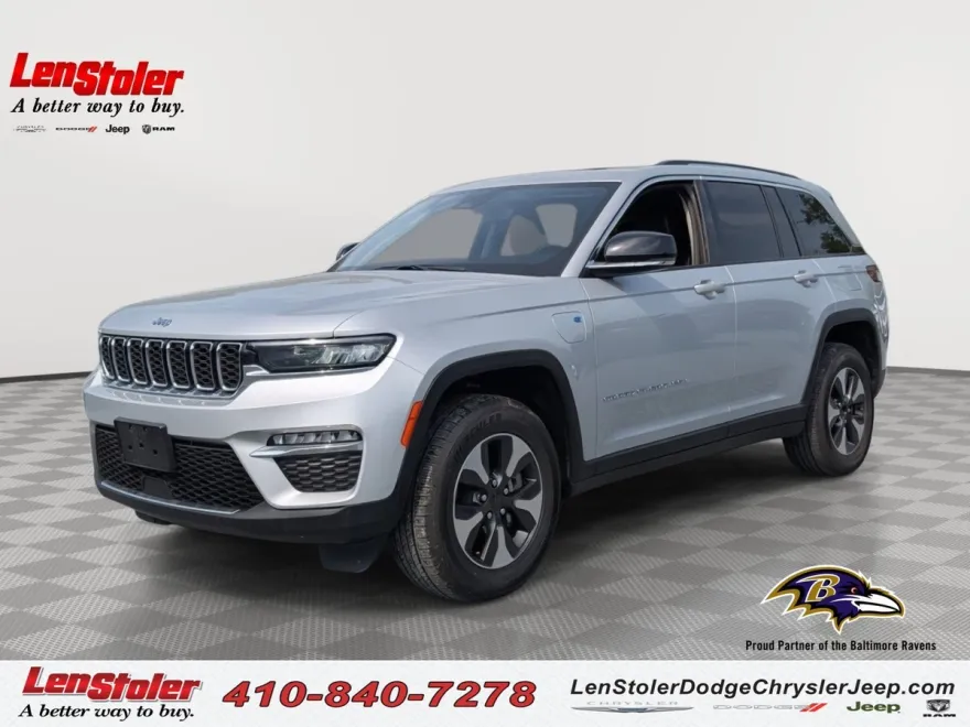 2023 Jeep Cherokee 4xe Summit Reserve photo 1