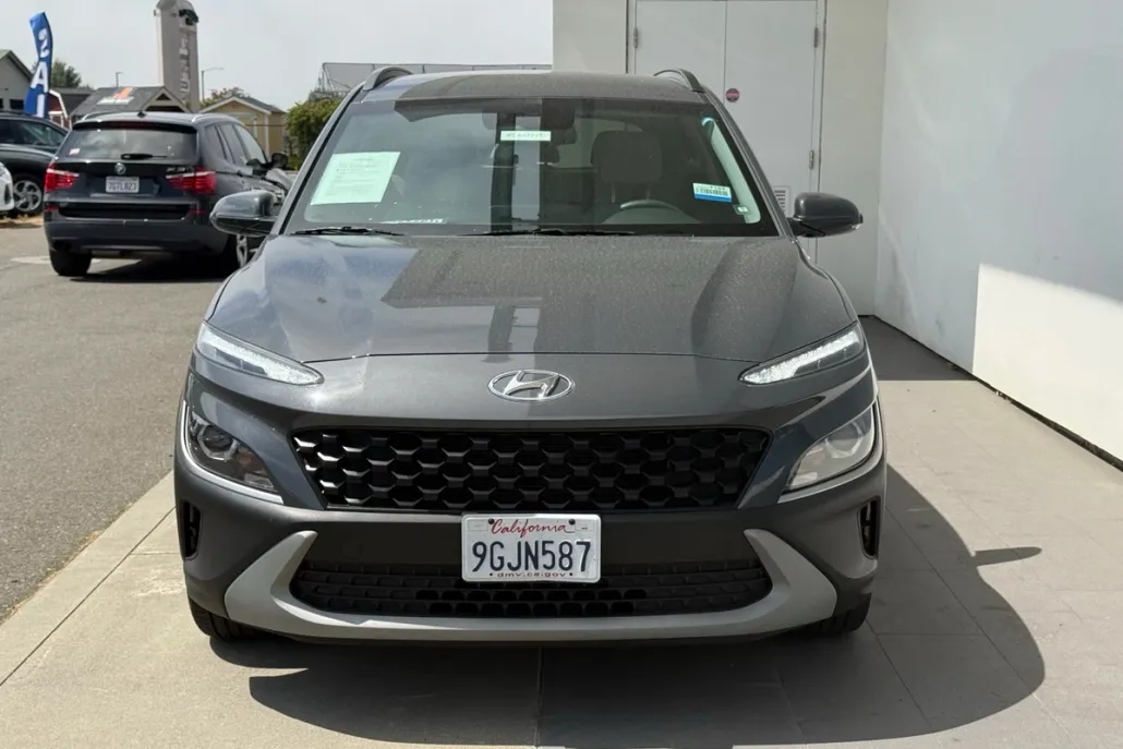 2023 Hyundai Kona SEL photo 1