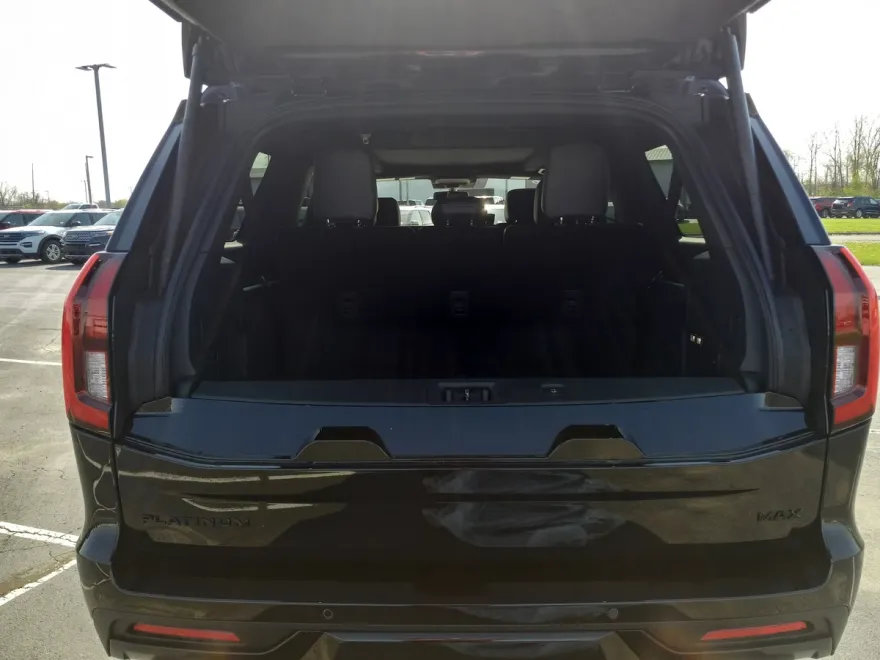 2025 Ford Expedition MAX Platinum photo 1