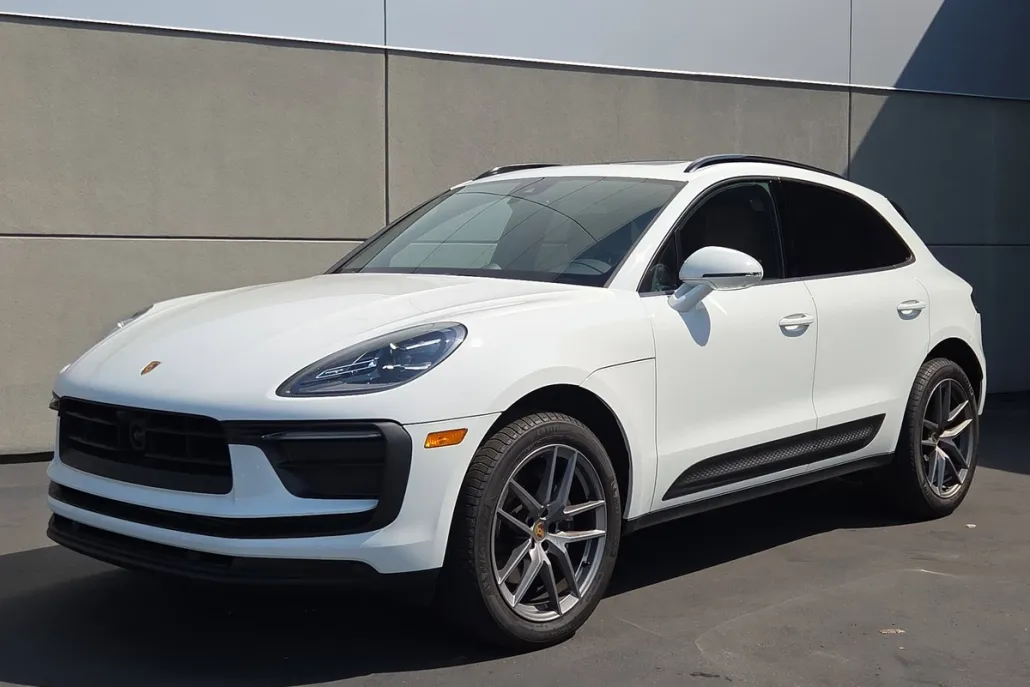 2025 Porsche Macan S photo 1