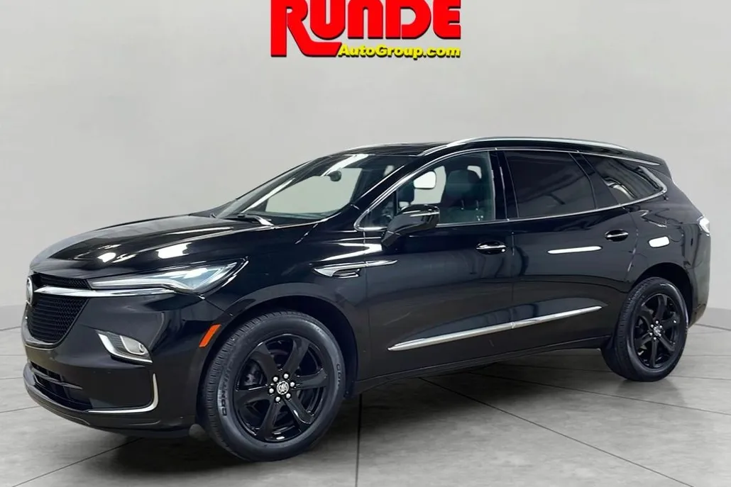 2023 Buick Enclave Touring Essence Sport photo 1