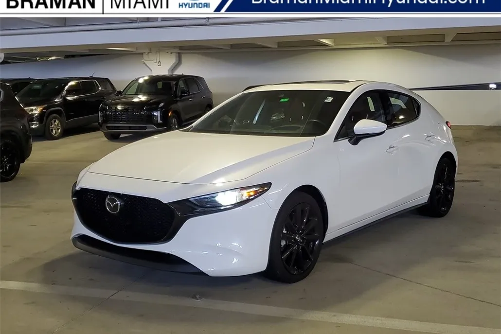 2022 Mazda Mazda3 Premium photo 1