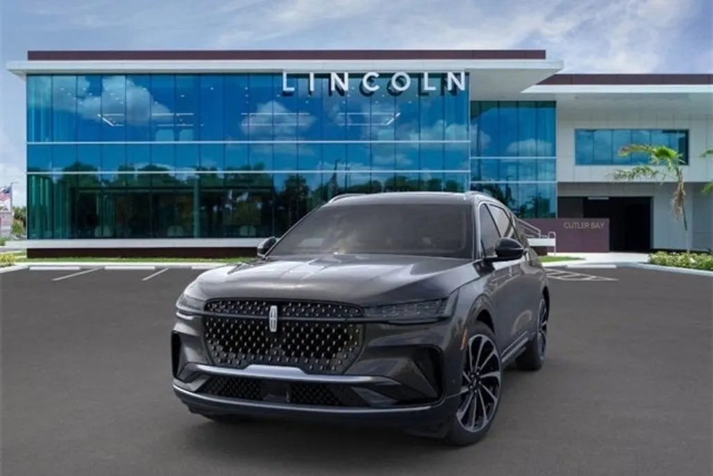 2024 Lincoln Nautilus Black Label photo 1