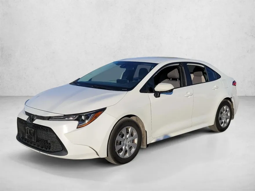 2021 Toyota Corolla LE photo 1