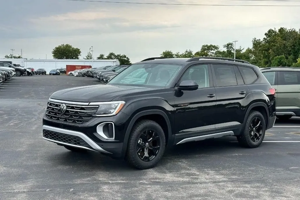 2025 Volkswagen Atlas Peak Edition SE Technology photo 1