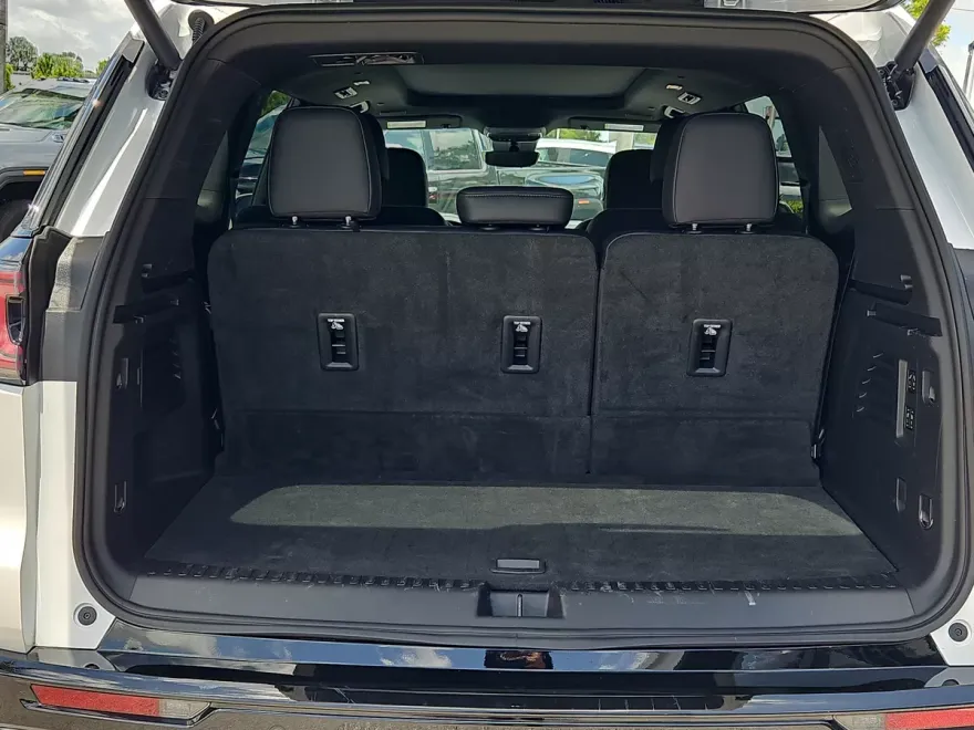 2024 Gmc Acadia Denali photo 1