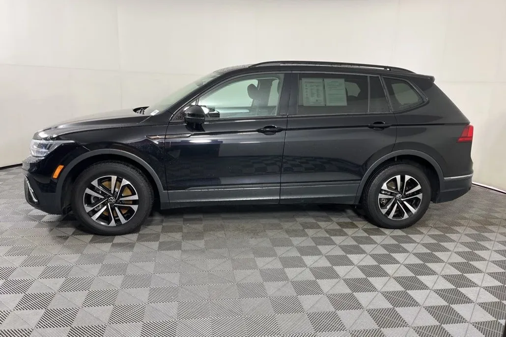 2024 Volkswagen Tiguan S photo 1