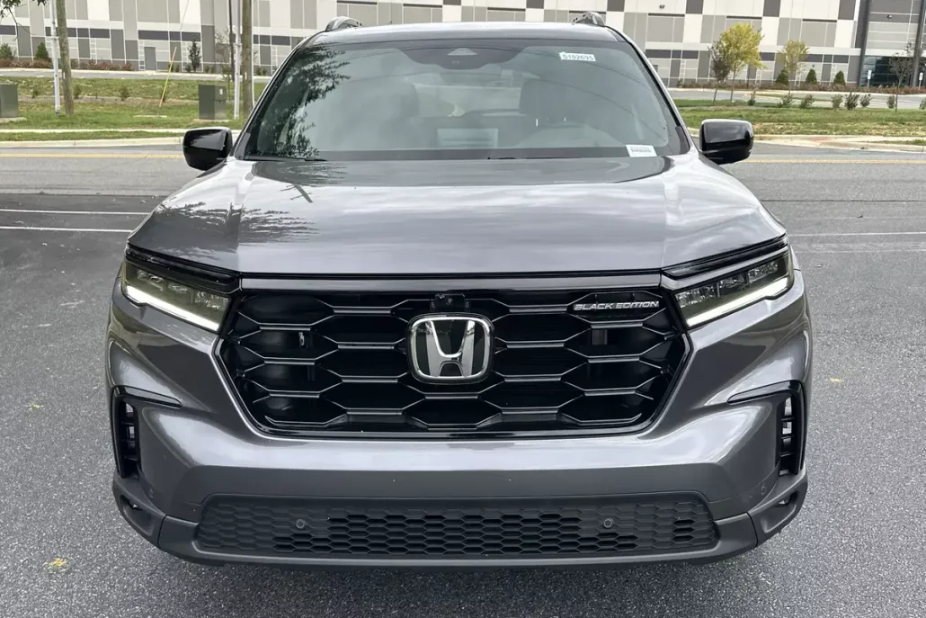2025 Honda Pilot Black Edition photo 1
