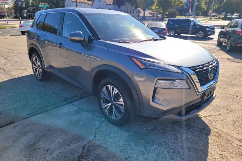 2021 Nissan Rogue SV photo 1