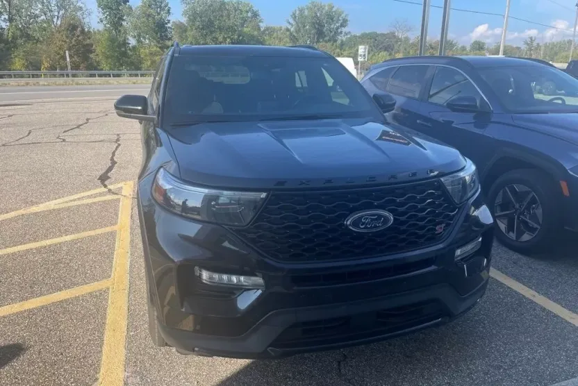 2020 Ford Explorer ST photo 1