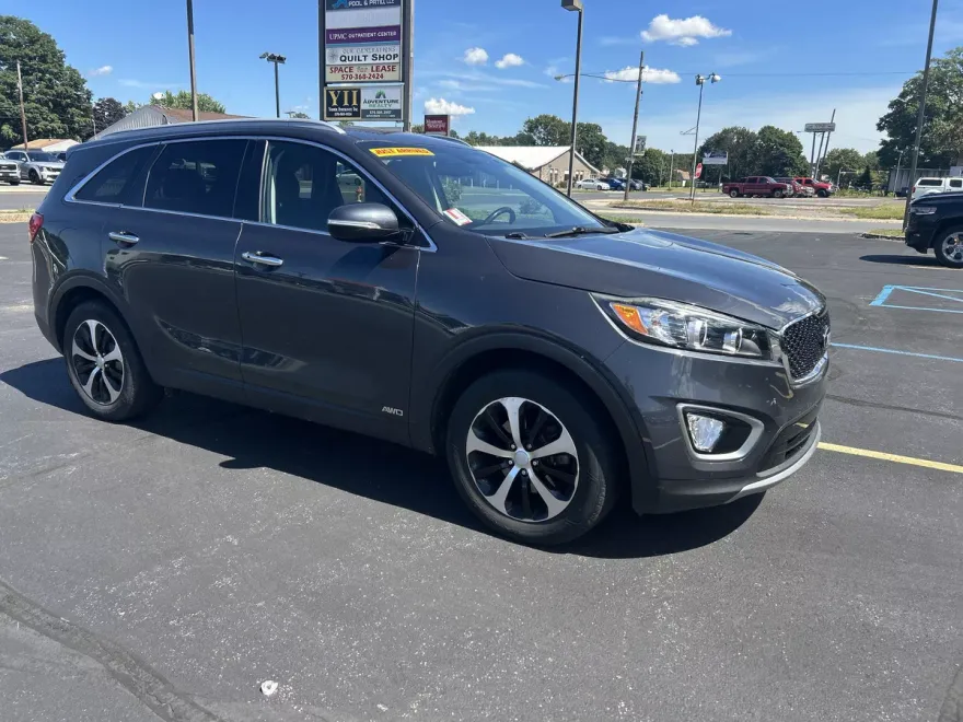 2017 Kia Sorento EX photo 1
