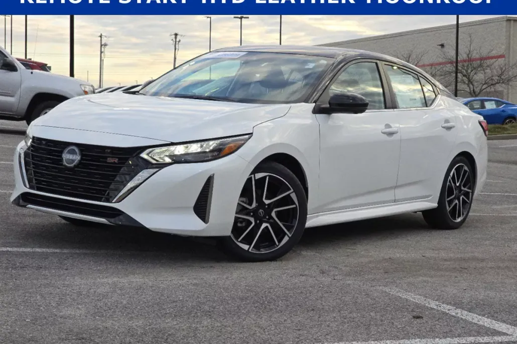 2025 Nissan Sentra SR photo 1