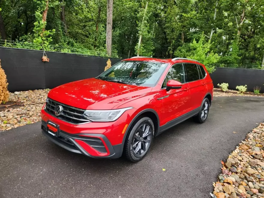2022 Volkswagen Tiguan SE photo 1