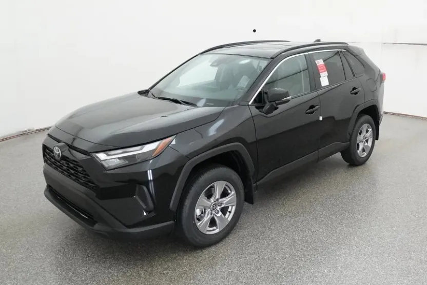 2025 Toyota RAV4 XLE photo 1