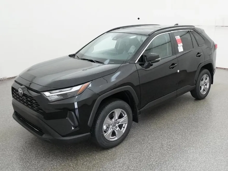 2025 Toyota RAV4 XLE photo 1