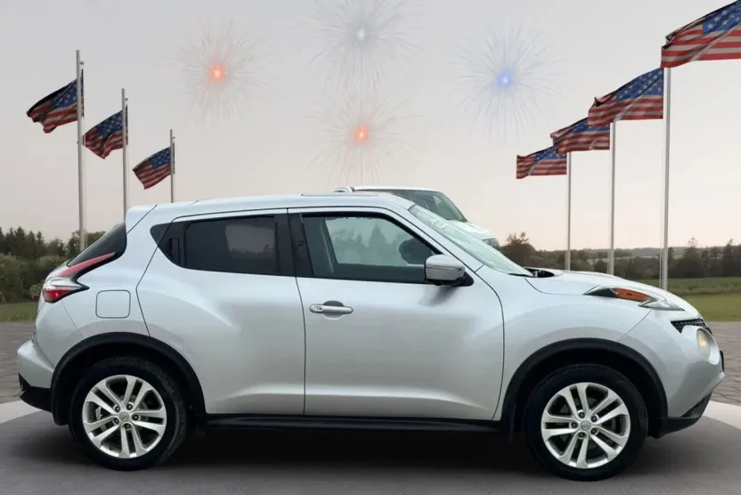 2016 Nissan Juke SL photo 1