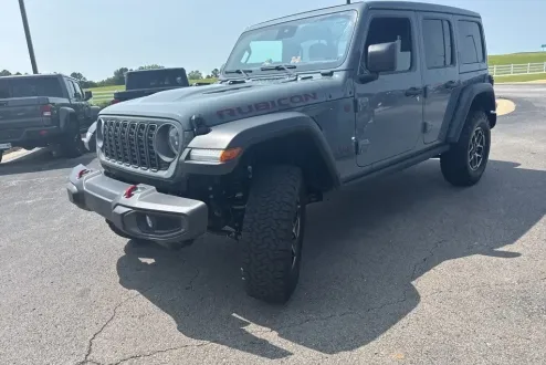2025 Jeep Wrangler Rubicon photo 3