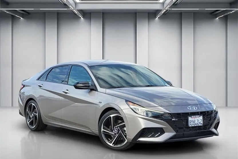 2022 Hyundai Elantra N Line photo 1