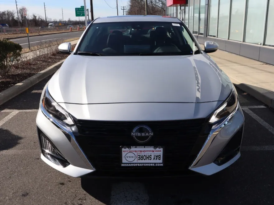 2025 Nissan Altima SV photo 1