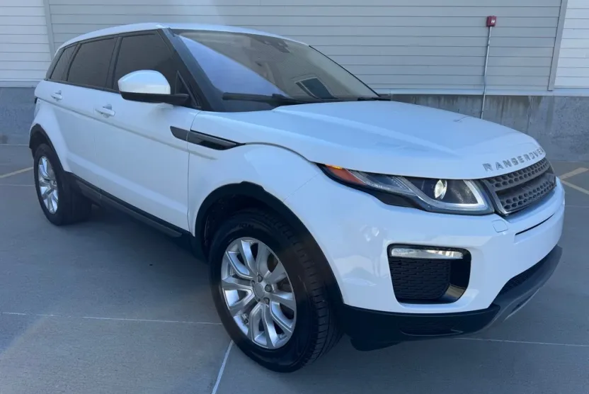 2018 Land Rover Range Rover Evoque SE photo 1