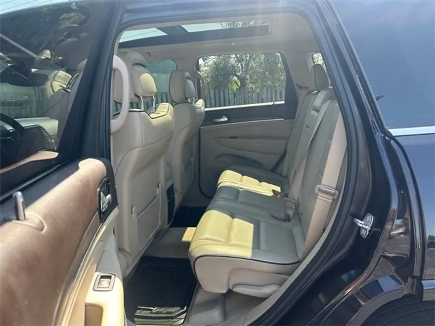 2020 Jeep Grand Cherokee Overland photo 1