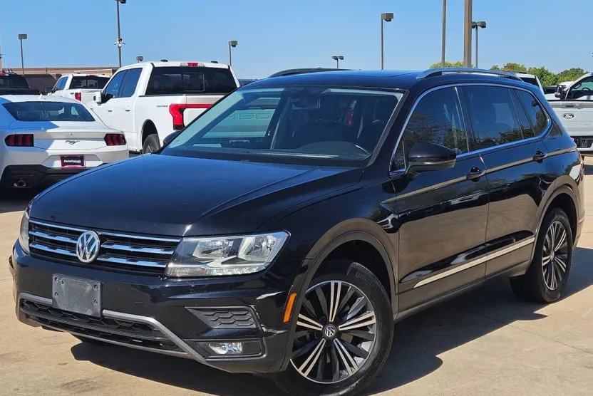2018 Volkswagen Tiguan SEL photo 1
