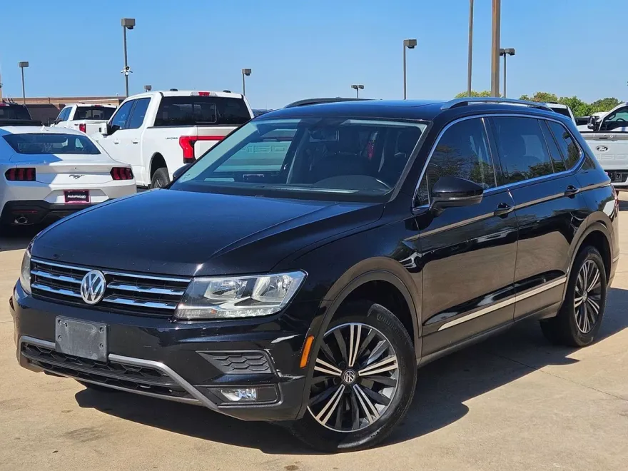 2018 Volkswagen Tiguan SEL photo 1
