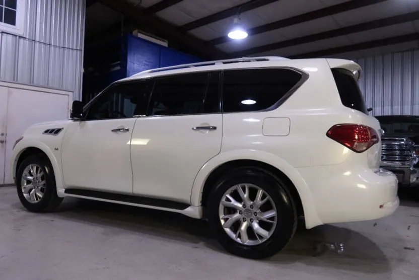 2014 Infiniti QX80 photo 1