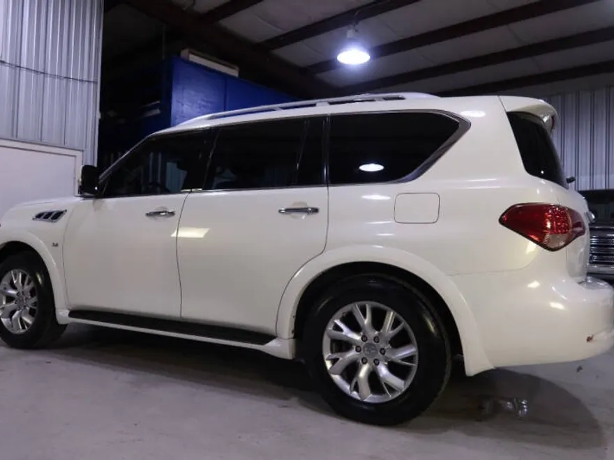 2014 Infiniti QX80 photo 1