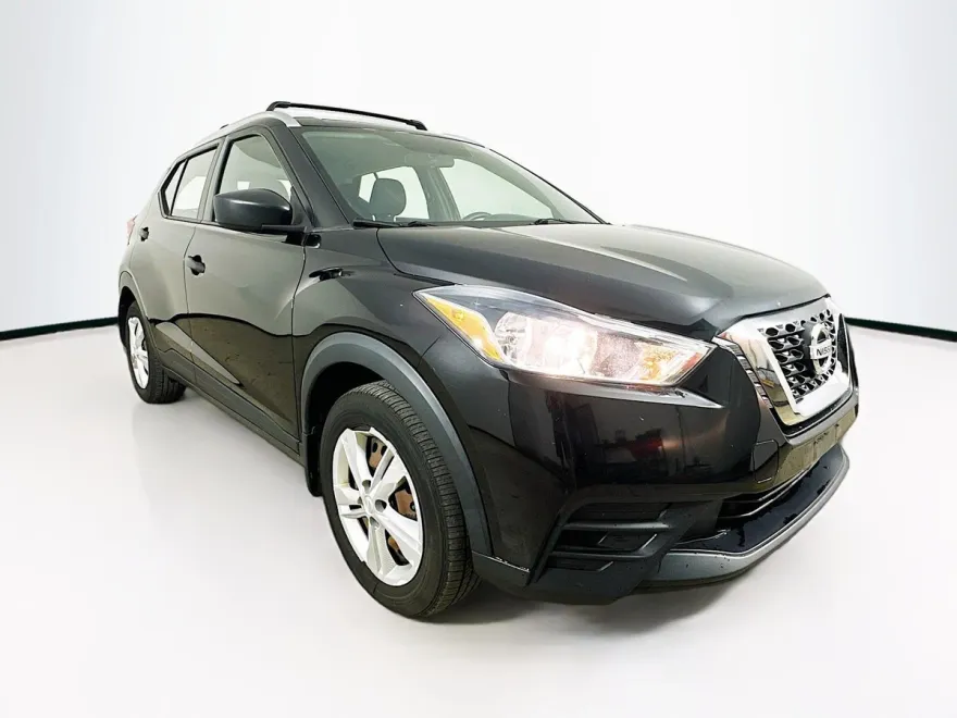 2019 Nissan Kicks S photo 1